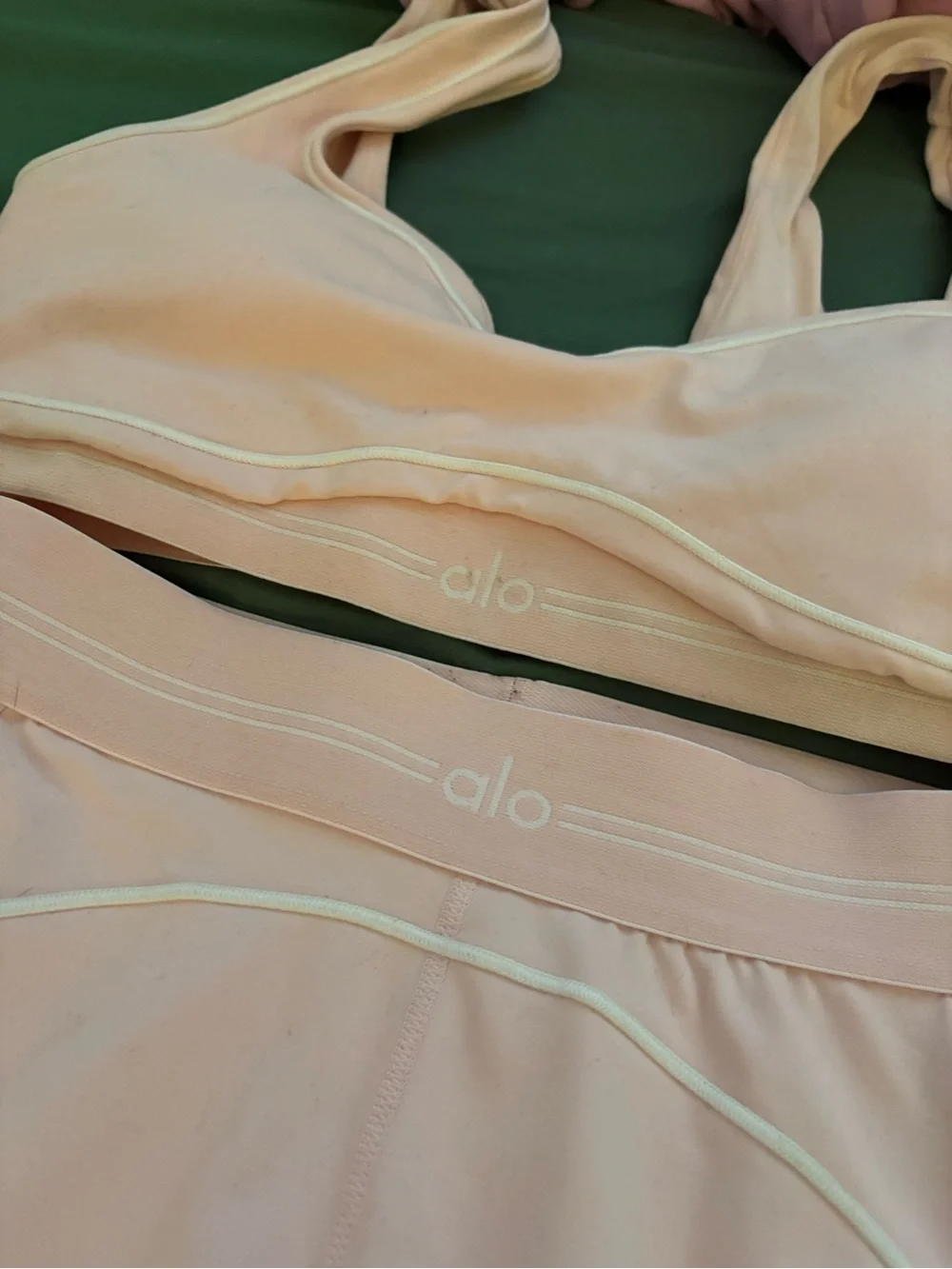 ALO Yoga Blush Pink Sports Bra and Leggings Set Size medium